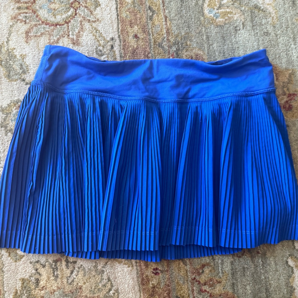 Lululemon skirt size 6
